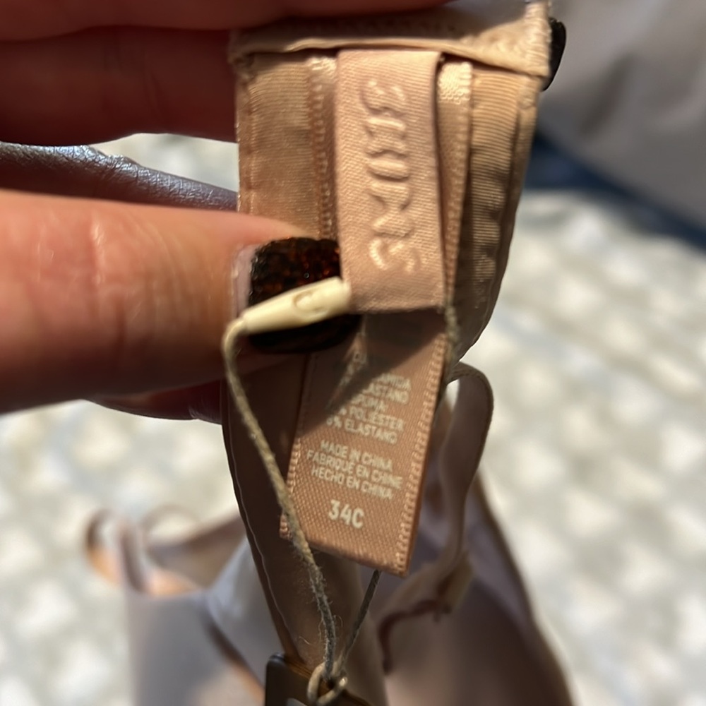 SKIMS Tan Bra wireless push up bra - Picture 5 of 5